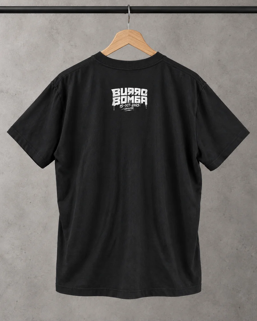 Camiseta negra, referencia 2, espalda: Logo con fecha