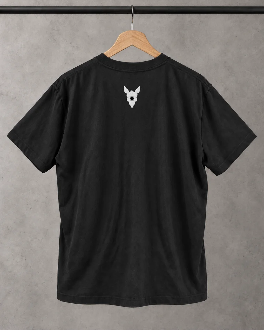 Camiseta negra, referencia 3, espalda: Emblema BB