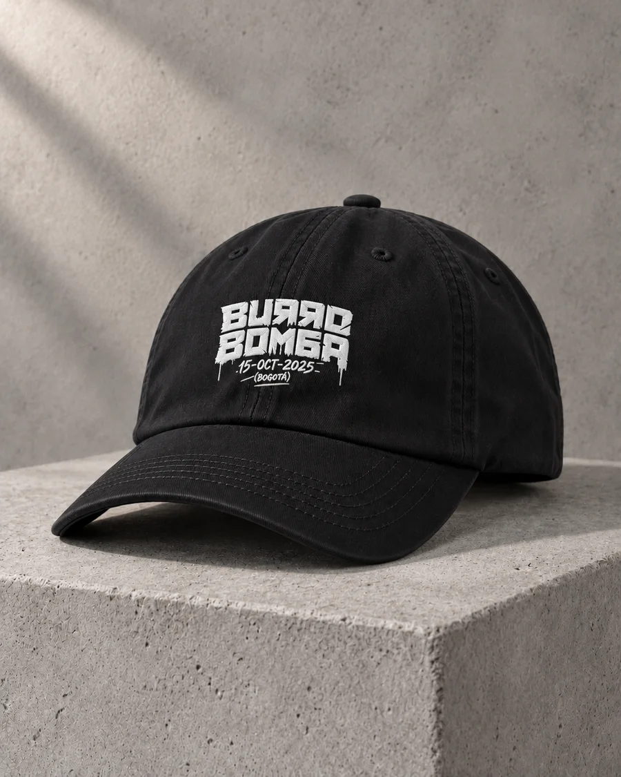 Gorra negra con logo con fecha, referencia 1